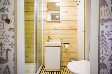 Фото номера Улучшенное шале Лоджи Arctic Circle Wilderness Resort г. Викаярви 7