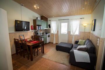Фото номера Шале с двумя спальнями Лоджи Arctic Circle Wilderness Resort г. Викаярви 4