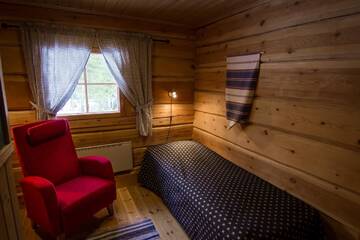 Фото номера Трехместный номер с собственной ванной комнатой Лоджи Arctic Circle Wilderness Resort г. Викаярви 5
