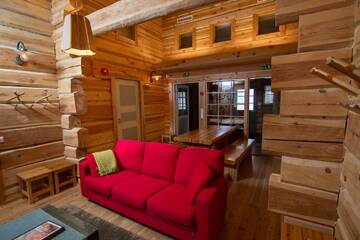 Фото номера Трехместный номер с собственной ванной комнатой Лоджи Arctic Circle Wilderness Resort г. Викаярви 3